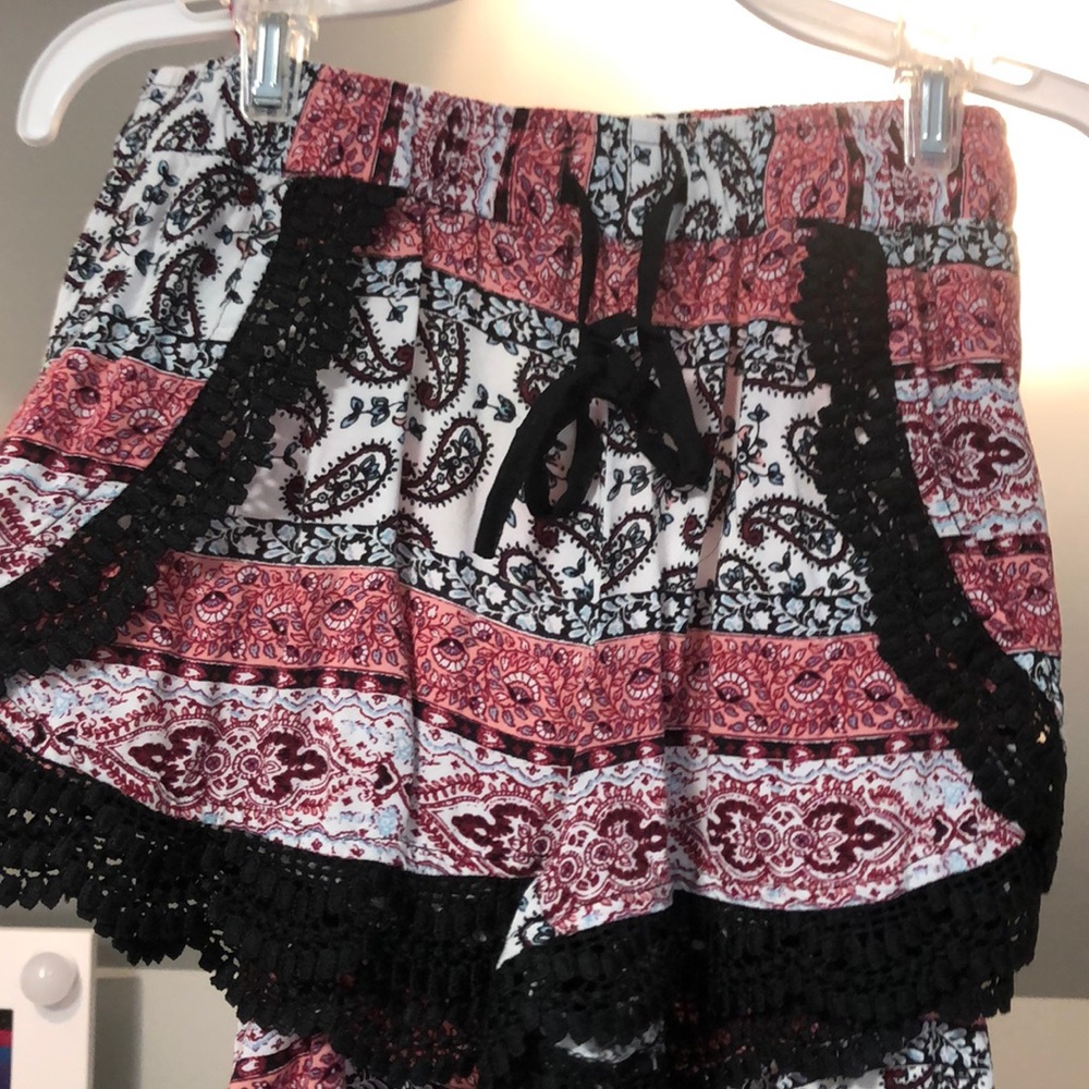 Matching 2 Piece crop top and short set - Picture 2 of 3